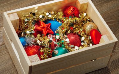 5 Tips for Safely Removing Holiday Decor